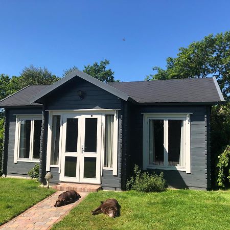 Modern Summerhouse Лимингтън Екстериор снимка
